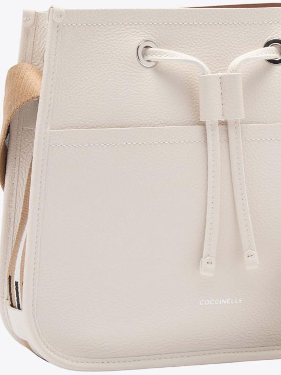 25SS 코치넬리 크로스백 E1SQ0230201 578 White - COCCINELLE