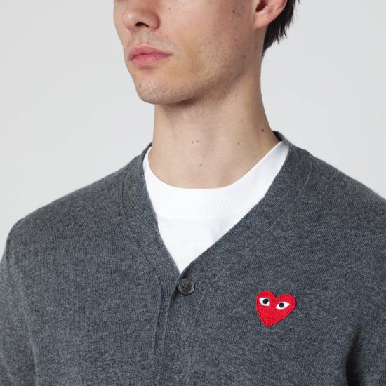 25FW 꼼데가르송 PLAY 플레이 V넥 하트 와펜 가디건 AXN008051WO Grey - COMME DES GARCONS