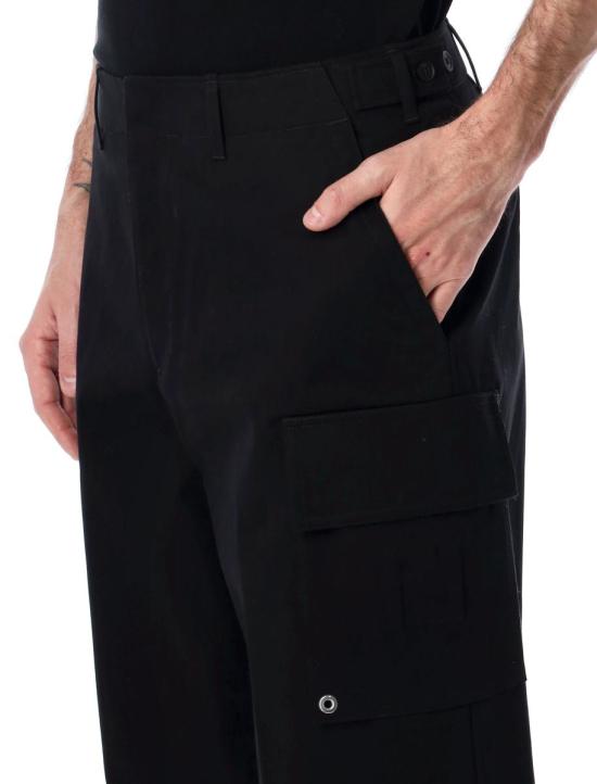 26SS 펜디 숏팬츠 26PFB1091AQMV F0QA1 Black - FENDI