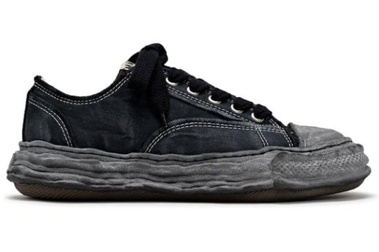  메종 미하라 야스히로 피터슨23 OG 빈티지 이펙트 솔 로우탑 스니커즈 A15FW722 BLK DOM