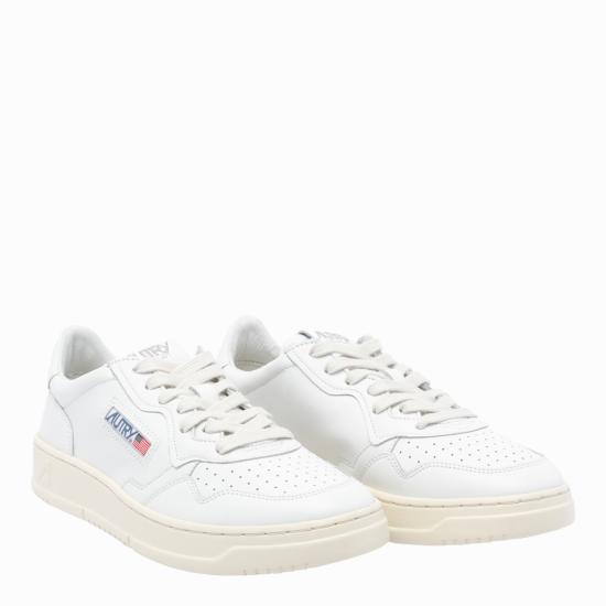 26SS 오트리 메달리스트 로우 스니커즈 AULM LL15 White - AUTRY