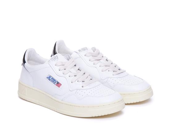 26SS 오트리 메달리스트 로우 스니커즈 AULM LL22 White - AUTRY