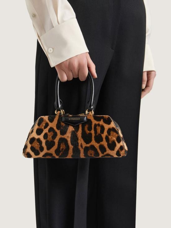 26SS 지방시 레오파드 포니 이펙트 레더 미니 안티고나 이스트 웨스트 백 BB5146B2B1 007 BLACK BEIGE - GIVENCHY