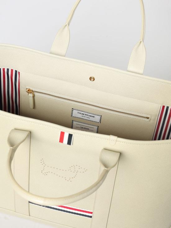 26SS 톰브라운 페블 그레인 헥터 미디엄 툴 토트백 UAG259A00198 250 White - THOM BROWNE