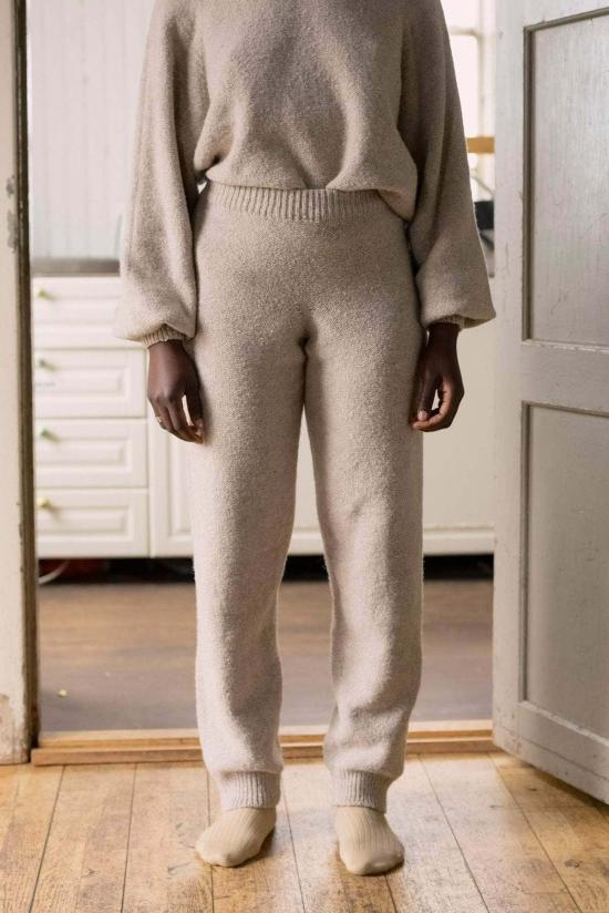  베이스레인지 스트레이트 팬츠 다뉴브