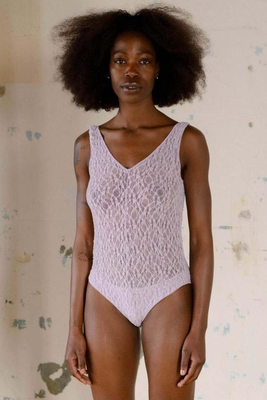  베이스레인지 바디수트 티셔츠 크레센트 바디수트