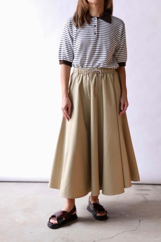  코데라 미디 스커트 Cordera 테크니컬 스커트 카멜 - CORDERA