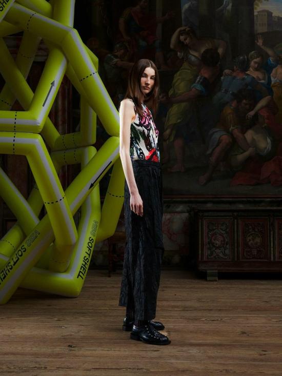  헨릭 빕스코브 민소매 티셔츠 Henrik Vibskov 민소매 플리세 탑 - HENRIK VIBSKOV