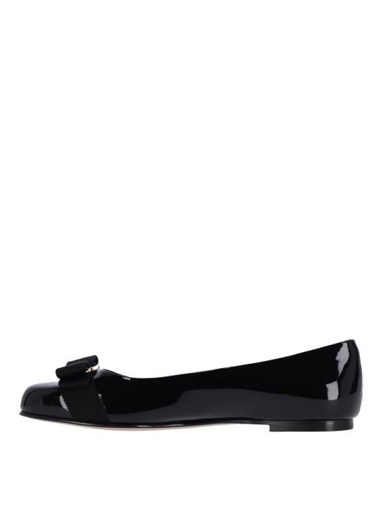 26SS 살바토레 페라가모 플랫 슈즈 782036007 Black - SALVATORE FERRAGAMO