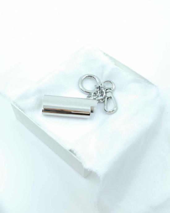  마르지엘라 네크리스 메종  메탈 스몰 라이터 케이스 참 - MAISON MARGIELA
