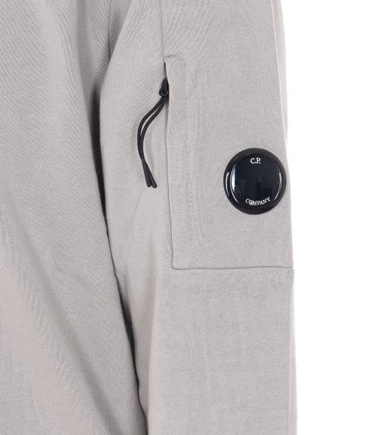 26SS 씨피 컴퍼니 다이애그널 레이즈드 플리스 크루넥 렌즈 스웨트셔츠 20CMSS713A 005086W904 Grey - C.P. COMPANY
