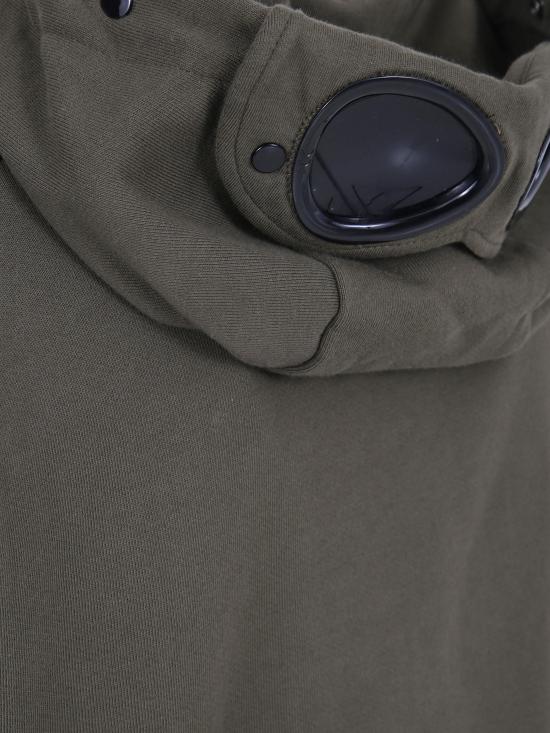 25FW 씨피 컴퍼니 다이애그널 레이즈드 플리스 고글 스웨트셔츠 RCCMSS715A005086W683 IVY GREEN DOM - C.P. COMPANY