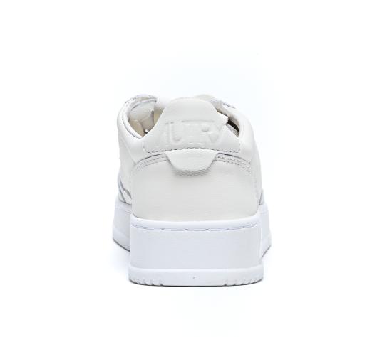 26SS 오트리 메달리스트 로우 스니커즈 AULM SG10 White - AUTRY