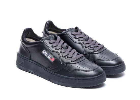 26SS 오트리 메달리스트 로우 스니커즈 AULM SG16 Black - AUTRY