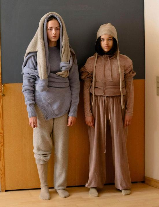  베이스레인지 스트레이트 팬츠 Baserange 다뉴브  Ingra Sand - BASERANGE