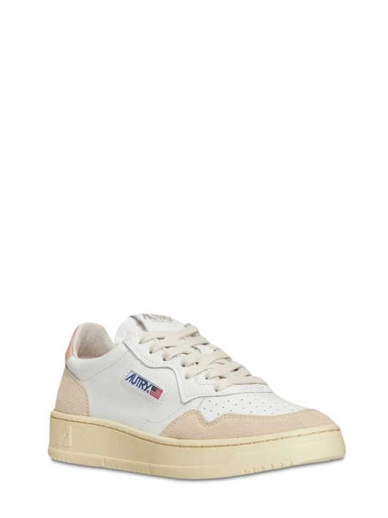 26SS 오트리 메달리스트 로우 레더 스니커즈 AULW LS37 White - AUTRY