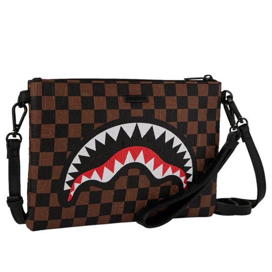 26SS 스프레이그라운드 클러치/파우치 910B8239NSZ BROWN - SPRAYGROUND