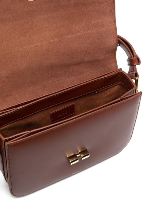 26SS 아페쎄 카프스킨 그레이스백 스몰 PXBMWF61413 CAD Marrone - A.P.C.