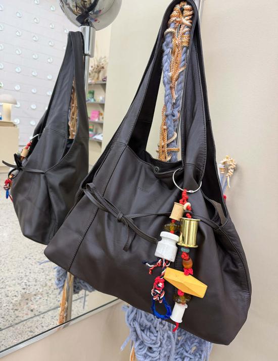  Erin Wakeland Studio 키링 에린 웨이클랜드 스튜디오 레볼루션 키체인 - OTHER BRANDS