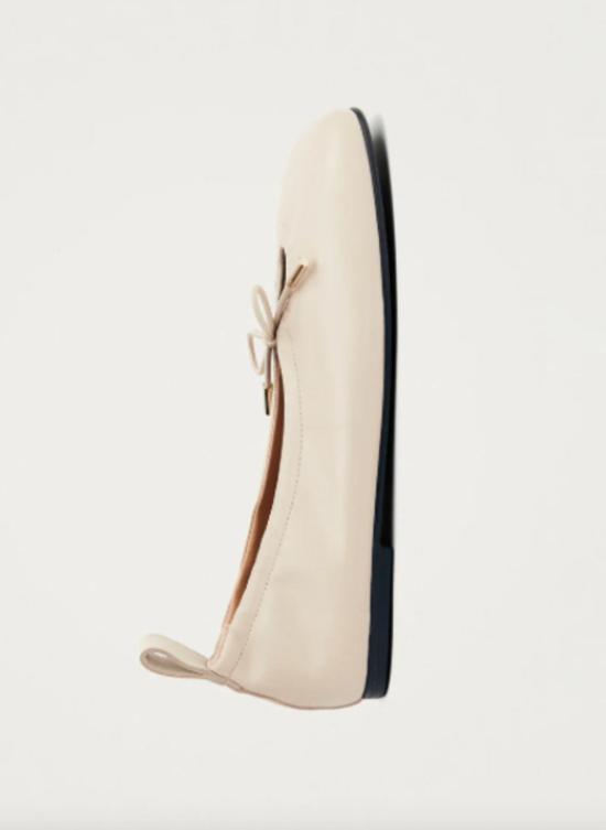  알로하스 플랫 슈즈 로잘린드 크림 가죽 발레 플랫 - ALOHAS