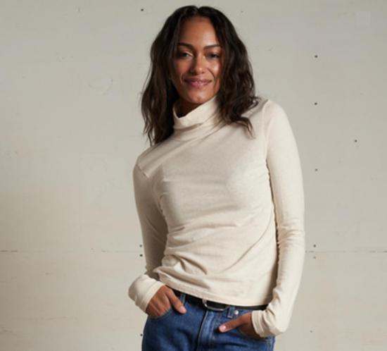  퍼펙트 화이트 티 긴팔 티셔츠 신디 터틀넥 탑 - PERFECT WHITE TEE