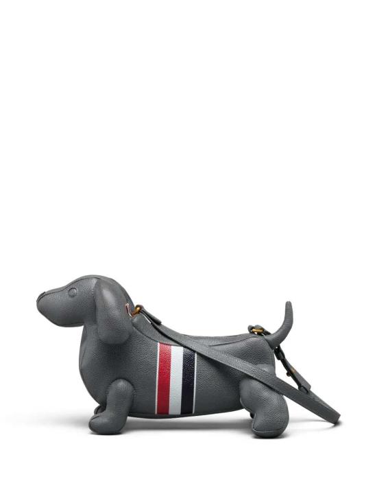 26SS 톰브라운 페블 그레인 헥터 바게트 FAP513A00198 DARK GREY 025 - THOM BROWNE