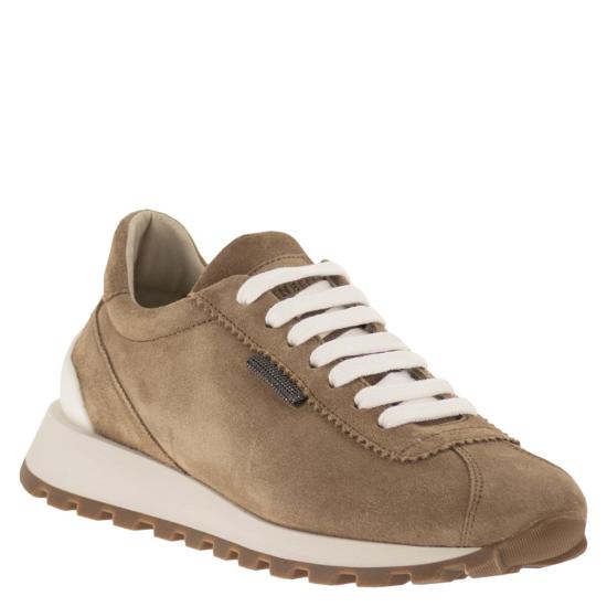 26SS 브루넬로 쿠치넬리 샤이니 탭 디테일 스웨이드 러닝 스니커즈 MZSFG2110 BROWN - BRUNELLO CUCINELLI