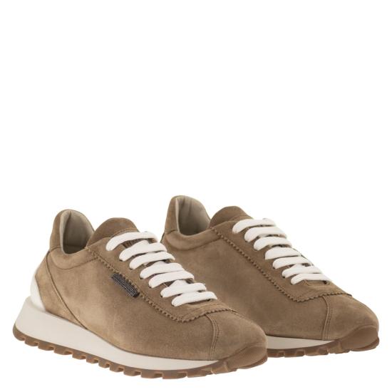 26SS 브루넬로 쿠치넬리 샤이니 탭 디테일 스웨이드 러닝 스니커즈 MZSFG2110 BROWN - BRUNELLO CUCINELLI