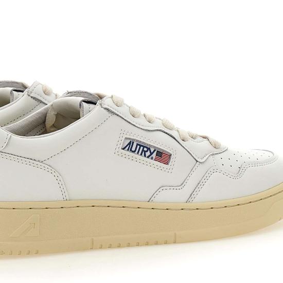 26SS 오트리 메달리스트 로우 스니커즈 AULM LL15 White - AUTRY