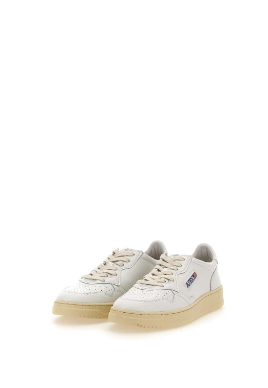 26SS 오트리 메달리스트 로우 스니커즈 AULM LL15 White - AUTRY