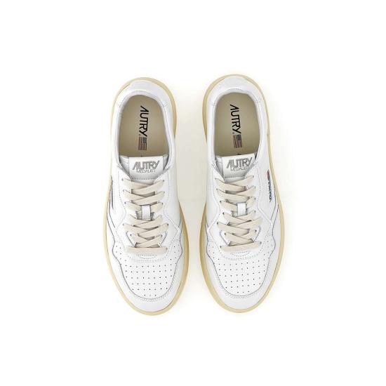 26SS 오트리 메달리스트 로우 스니커즈 AULM LL15 White - AUTRY