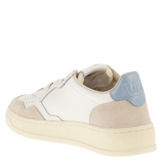 26SS 오트리 메달리스트 로우 레더 스니커즈 AULW WHITE LIGHT BLUE - AUTRY