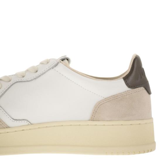 26SS 오트리 메달리스트 로우 스니커즈 AULM WHITE BROWN - AUTRY