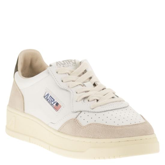 26SS 오트리 메달리스트 로우 스니커즈 AULM WHITE BROWN - AUTRY