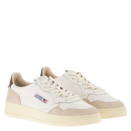 26SS 오트리 메달리스트 로우 스니커즈 AULM WHITE BROWN - AUTRY