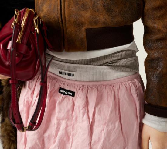 26SS 미우미우 숏 스커트 MG2425SOOO1FL6 F0442 PETALO - MIU MIU