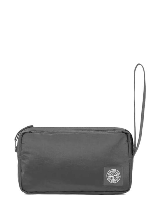 26SS 스톤 아일랜드 코티드 나일론 메탈 에코닐 리스트 파우치 컴퍼스 패치 L1S159200013S0251V0029 BLACK