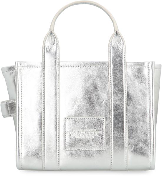26SS 마크제이콥스 메탈릭 스몰 토트백 2F3HTT004H01039 SILVER - MARC JACOBS