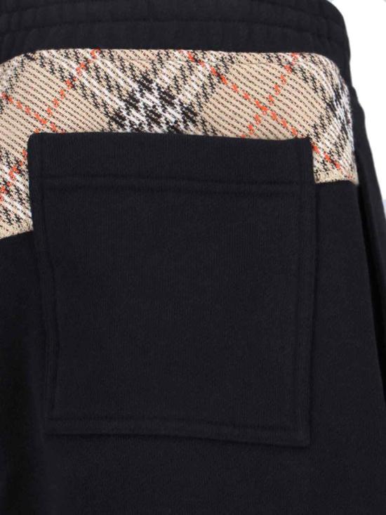 26SS 버버리 체크 커시브 로고 코튼 티셔츠 8119082A1189 Black - BURBERRY