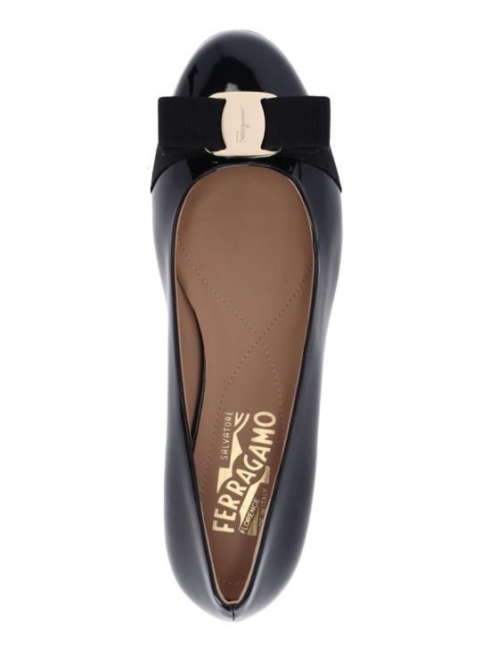 26SS 살바토레 페라가모 플랫 슈즈 782036007 Black - SALVATORE FERRAGAMO