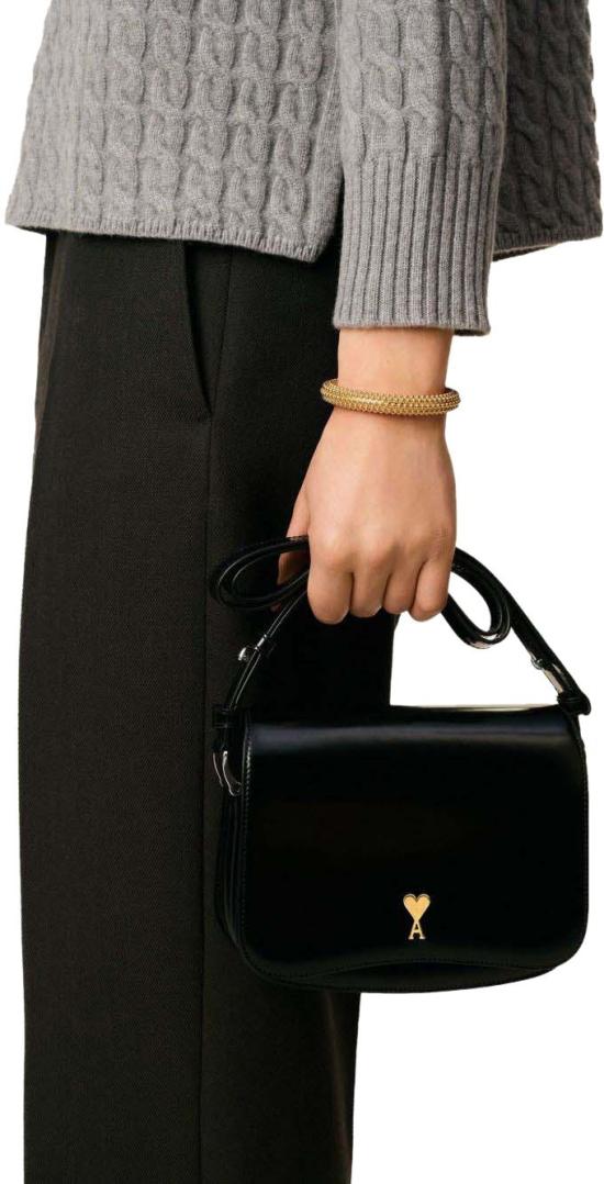 26SS 아미 스몰 하트 로고 글레이즈드 레더 파리 백 ULL717AL0139001 BLACK - AMI