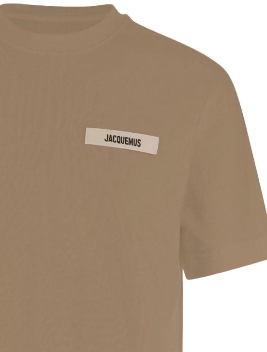 26SS 자크뮈스 그로그랭 로고 티셔츠 TSM00133AJ00226180 BEIGE - JACQUEMUS