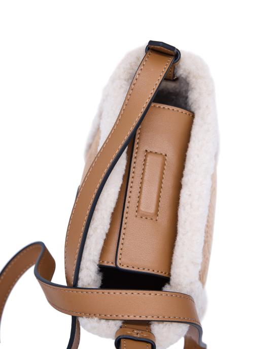 25FW 칼라거펠트 크로스백 A4W30068 4028 caramel CARAMELLO - KARL LAGERFELD