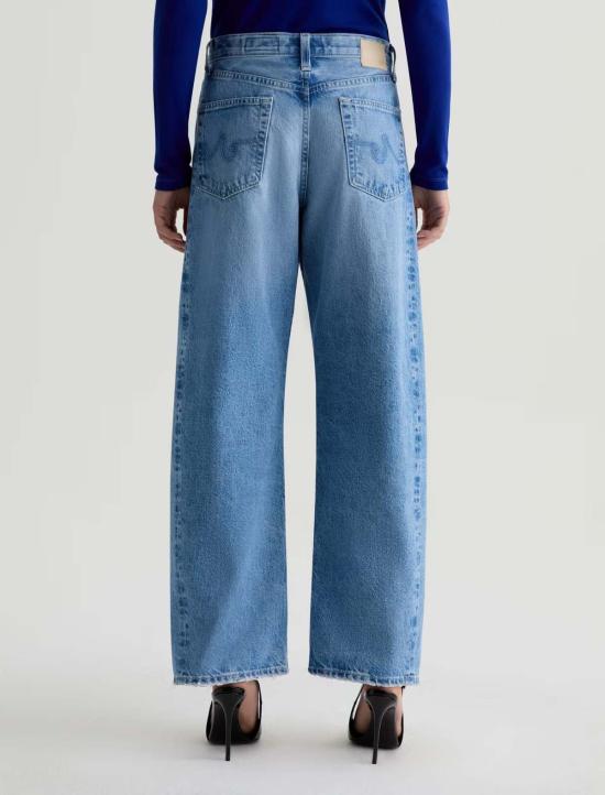  아드리아노 골드슈미드 데님 팬츠 블루프린트 청바지를 입은  해티 - ADRIANO GOLDSCHMIED