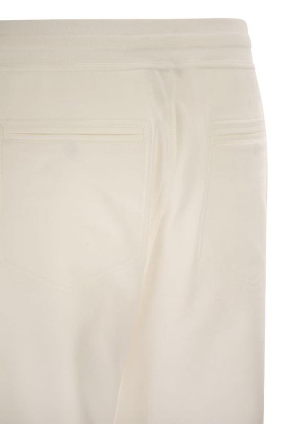 26SS 브루넬로 쿠치넬리 스트레이트 팬츠 MW8633243G C7220 WHITE - BRUNELLO CUCINELLI