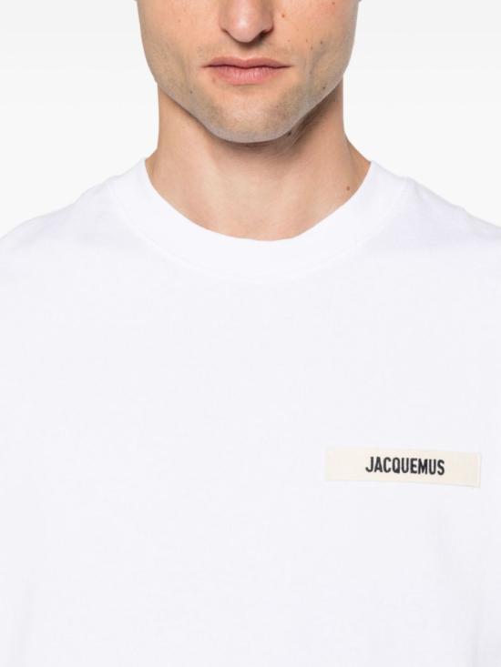26SS 자크뮈스 그로그랭 로고 티셔츠 TSM00133 AJ00226 100 White - JACQUEMUS