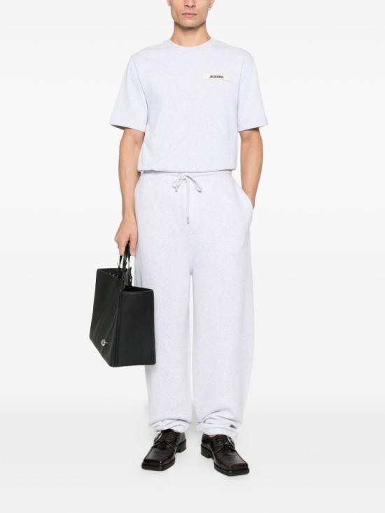 26SS 자크뮈스 그로그랭 로고 티셔츠 TSM00133 AJ00226 950 Grey - JACQUEMUS