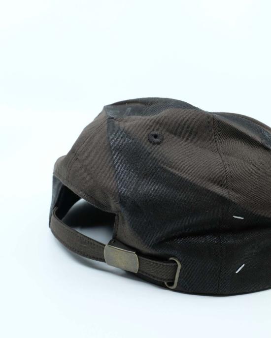  마르지엘라 볼캡 메종  초콜릿 포일 프린트 크러시드 햇 - MAISON MARGIELA