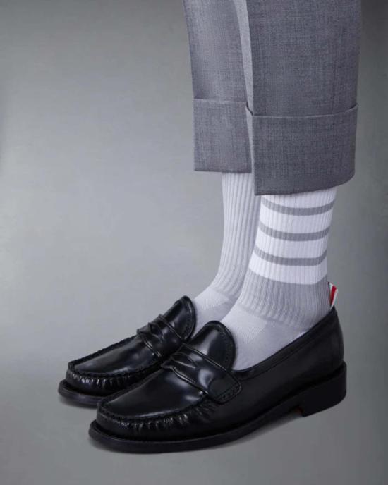  톰브라운 로퍼 톰 브라운 스파졸라토 플리츠 바시티  블랙 - THOM BROWNE
