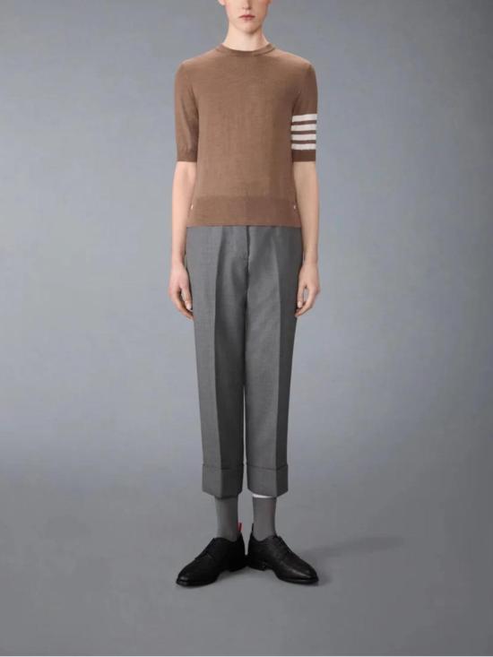  톰브라운 반팔 티셔츠 톰 브라운 파인 메리노 울 4바 티셔츠 (브라운) - THOM BROWNE